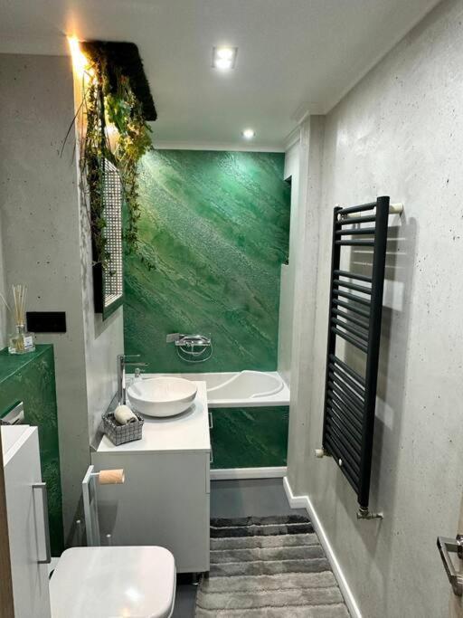 Stylish Apartment In Dambu Targu Mures Exterior photo